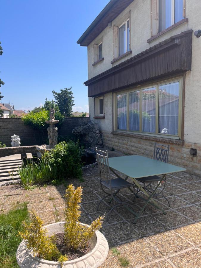 Maison Spacieuse Et Acces Independant Au Centre-Ville De טורנוס מראה חיצוני תמונה